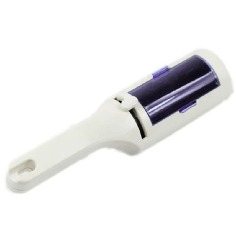 Brosse autonettoyante électrostatique pour vêtements